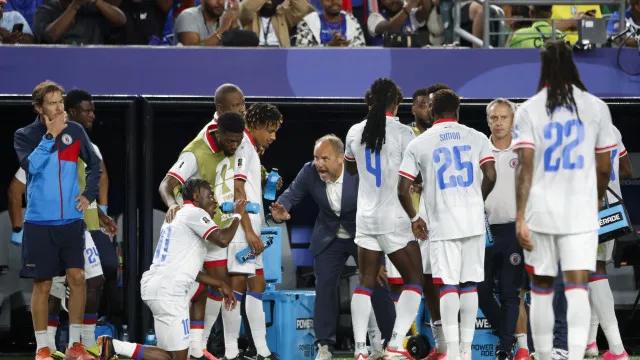 Nova regra da Fifa elimina cinco seleções antes da última rodada