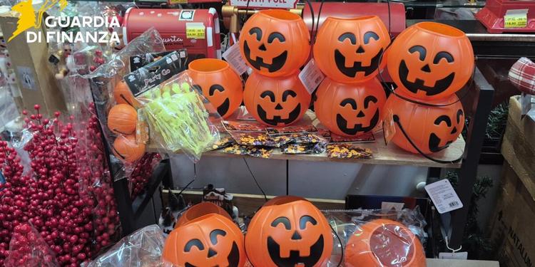 Halloween, oltre 11 milioni di articoli senza certificazioni sequestrati nel Catanese