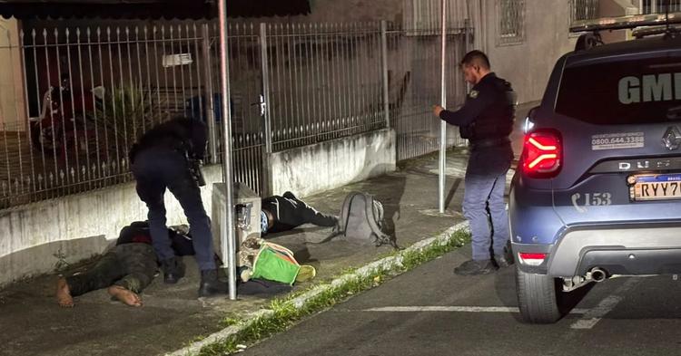 Dupla é presa após furtar ar-condicionado da UBS Central de Balneário Camboriú
