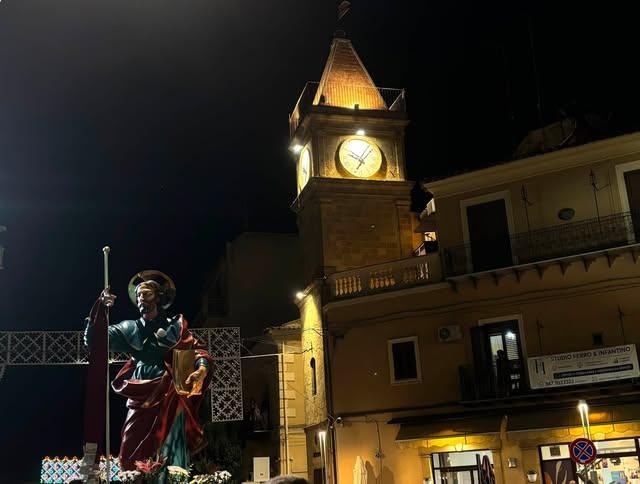 SAN GIACOMO, LA NOSTRA COMUNITÀ INSIEME Questa sera abbiamo accompagnato San Giacomo nel tradizionale momento della proc...