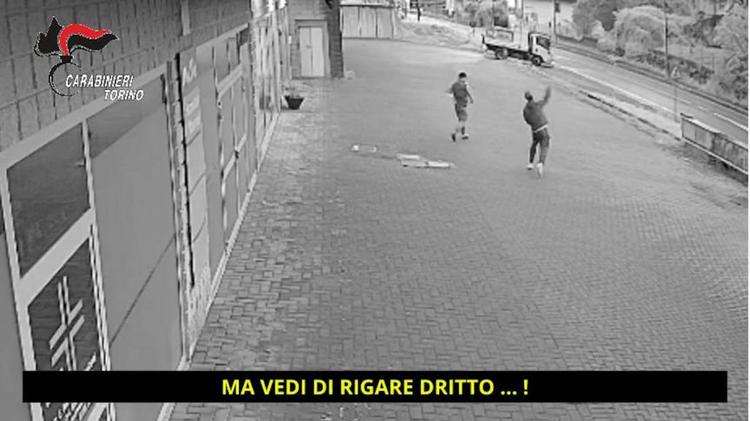 bollengo tentano spaccata sorpresi