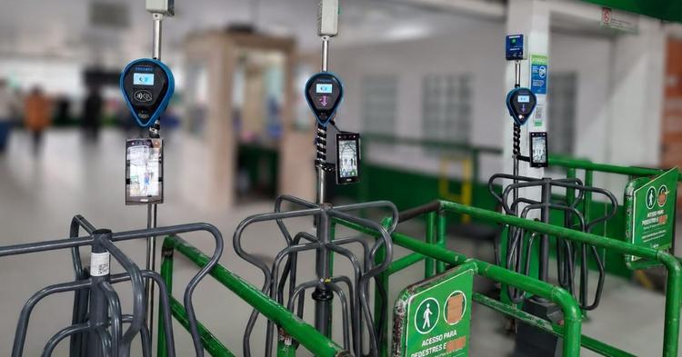 Biometria facial será obrigatória para usuários do Passe Livre no ferry-boat entre Itajaí e Navegantes; saiba como fazer