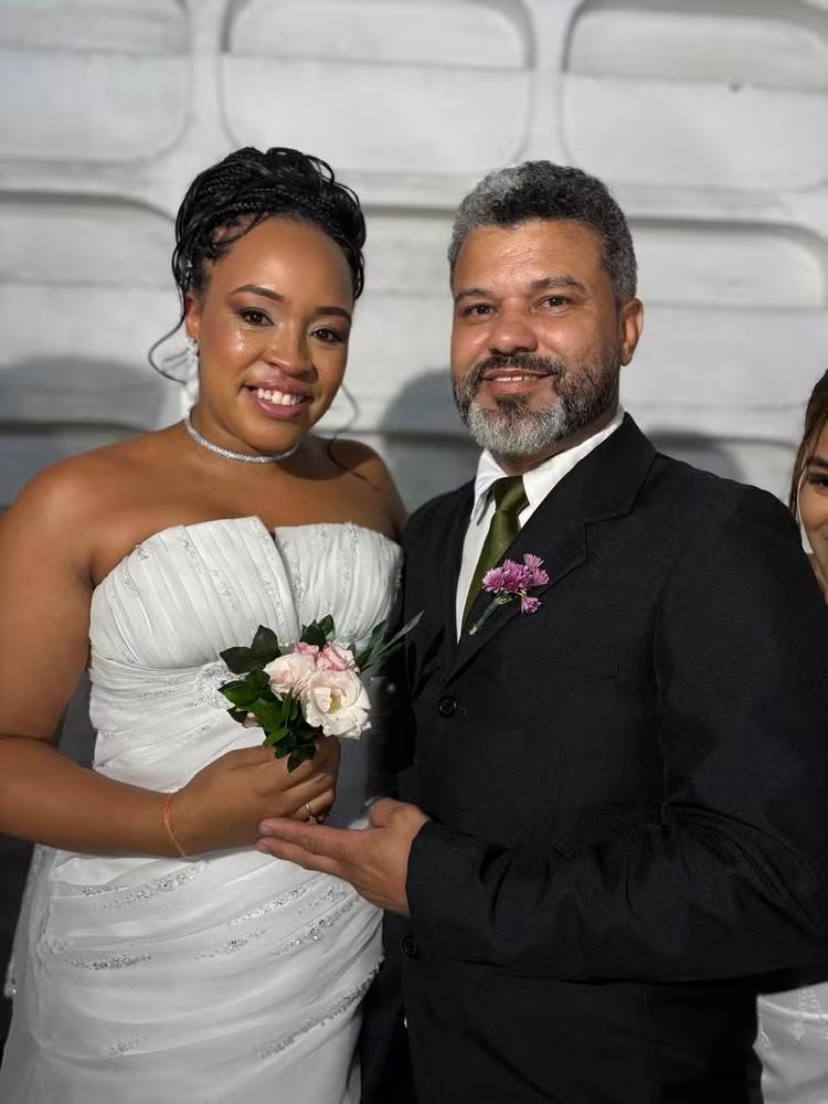 Casal que se conheceu no São João de Campina Grande há 1 ano se casa no casamento coletivo: 'realização de um sonho'