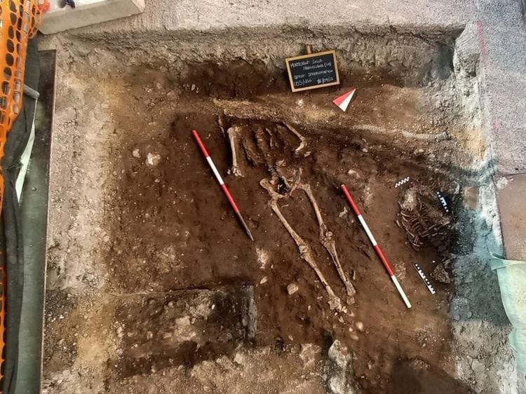 Montesano, avviate analisi antropologiche sulle tombe medievali scoperte in centro