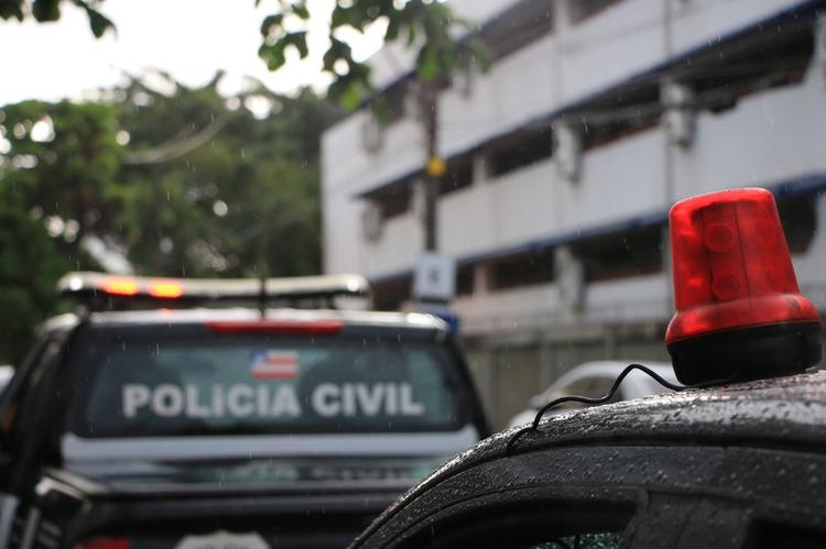 Homem é preso suspeito de stalking e ameaças contra mulher no interior da Bahia