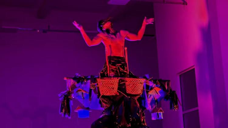 Com espetáculo sobre resistência negra, bailarino do Amapá se apresenta no Rio de Janeiro