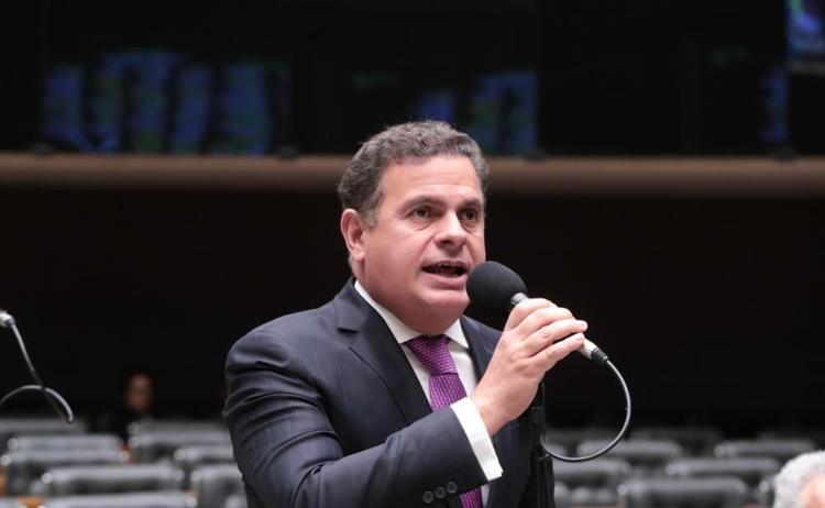 Deputado faz acordo com PGR para devolver R$ 1,4 milhão por contratação de funcionárias fantasmas