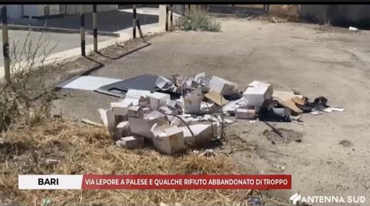 Bari, via Lepore a Palese con qualche rifiuto di troppo
