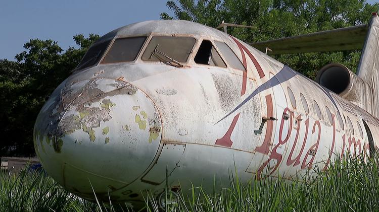 Como é o avião soviético que virou sucata no interior de SP após impasse judicial