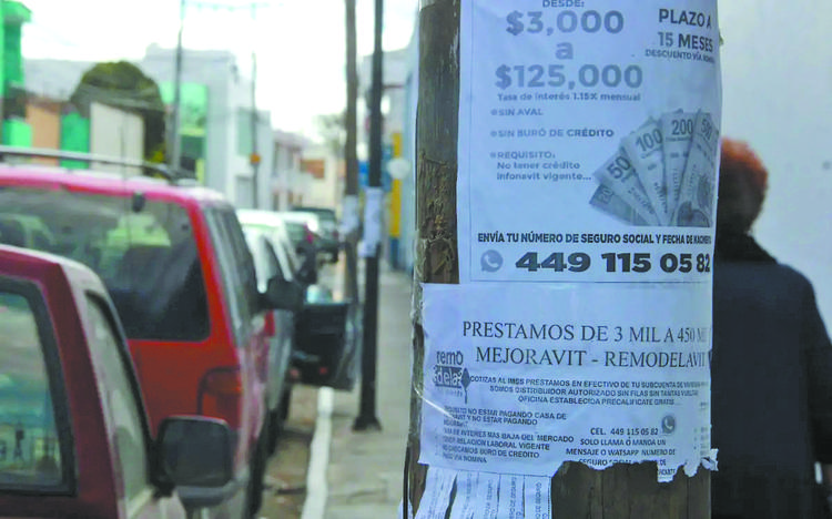 ¡Guerra a la contaminación visual! Prohíben propaganda en postes y puentes de Morelos