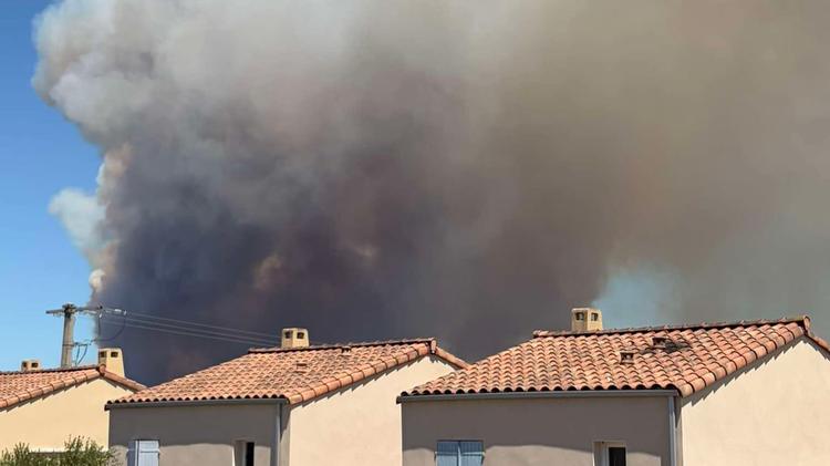Pyrénées-Orientales : incendie, de nombreuses routes fermées