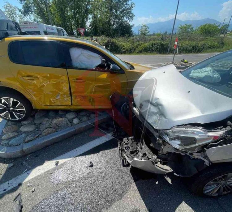 agliè scontro tra due auto