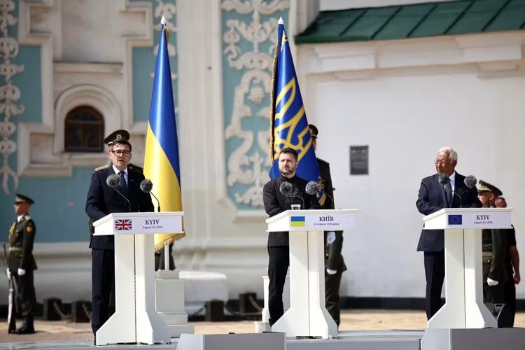 Premier britânico visita Kiev e deve autorizar compartilhamento de tecnologia de míssil com a Ucrânia