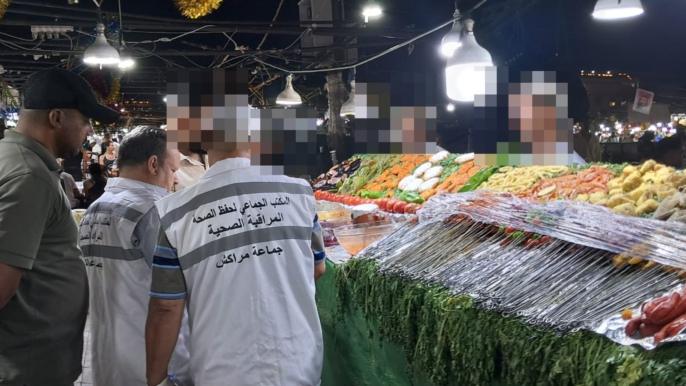 حجز وإتلاف مواد غذائية فاسدة خلال حملة صحية بساحة جامع الفنا + صور