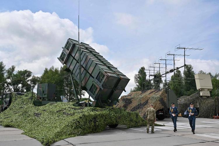 Sì di Trump ai Patriot "made in Ucraina": cosa cambia davvero per Zelensky