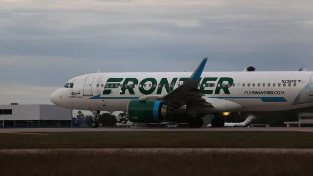 Pedestre morre atropelado por avião no aeroporto de Denver; há 12 feridos