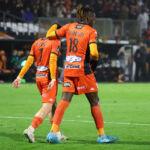 08/11/2024, Laval (Mayenne), Ligue 2, Saison 2024-2025, 13ème journée - Stade Lavallois-SC Bastia à la stade Francis Le Basser - Thibaut VARGAS (Stade Lavallois) / Malik TCHOKOUNTE (Stade Lavallois)