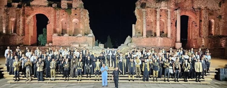 Dolce & Gabbana Alta Moda torna a Taormina ✨ Dal 12 al 16 luglio Taormina ospita ancora una volta l’Alta Moda, l’Alta Sa...
