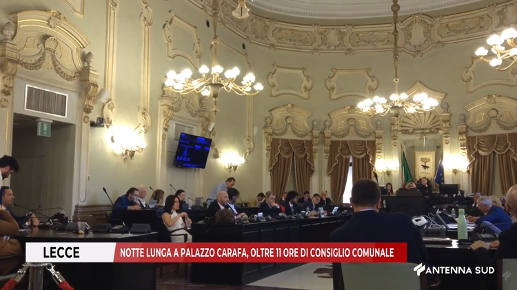 Lecce, oltre 11 ore di consiglio comunale a Palazzo Carafa
