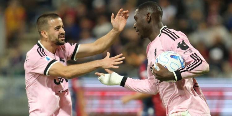 La Juventus ancora al rallentatore. Il Cagliari passo, poi Kolo Muani pareggia ma spreca