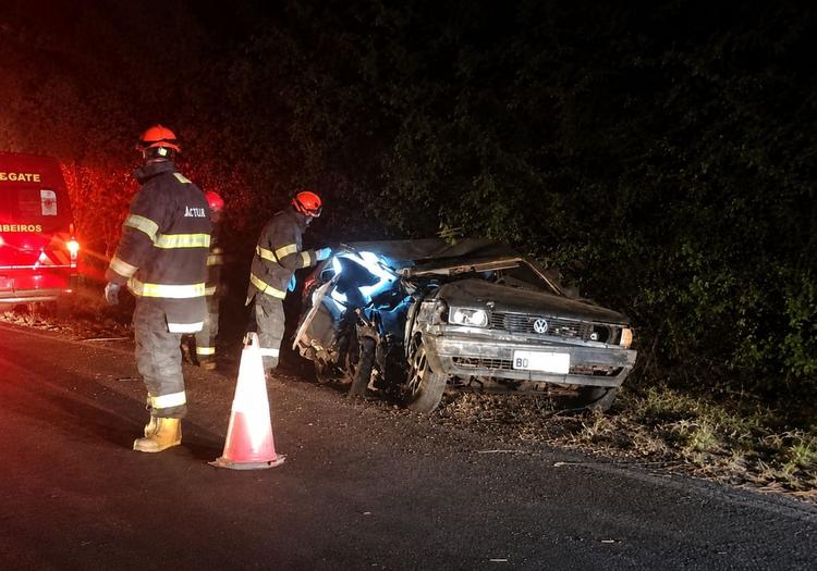 Passageiro morre após carro capotar em rodovia de Botucatu