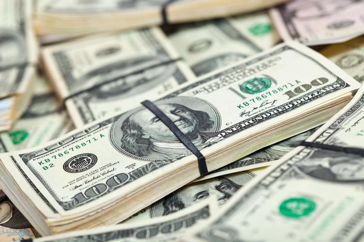 Dólar abre em queda, com inflação dos EUA e Oriente Médio no foco