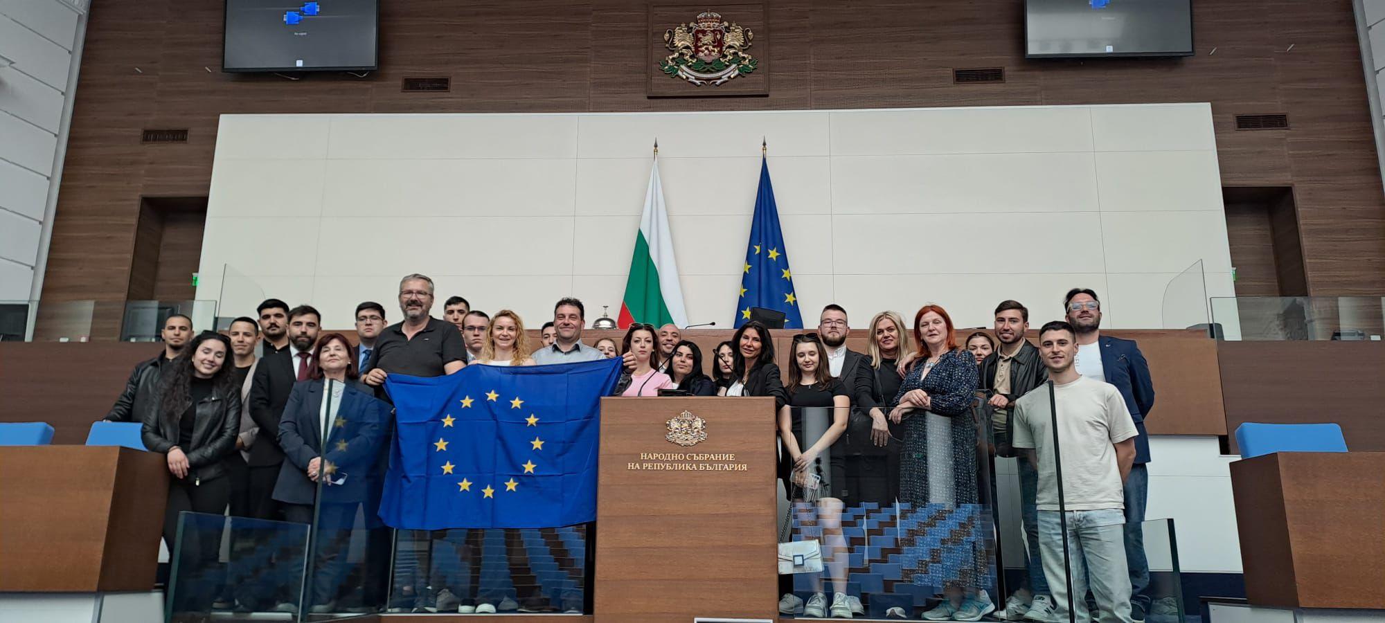 Unione europea, i giovani cilentani a Sofia per il progetto “Past2Future”: focus su diplomazia e diritti digitali