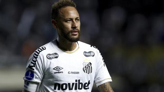 'Pior gramado que a Vila já teve', diz Neymar após eliminação do Santos