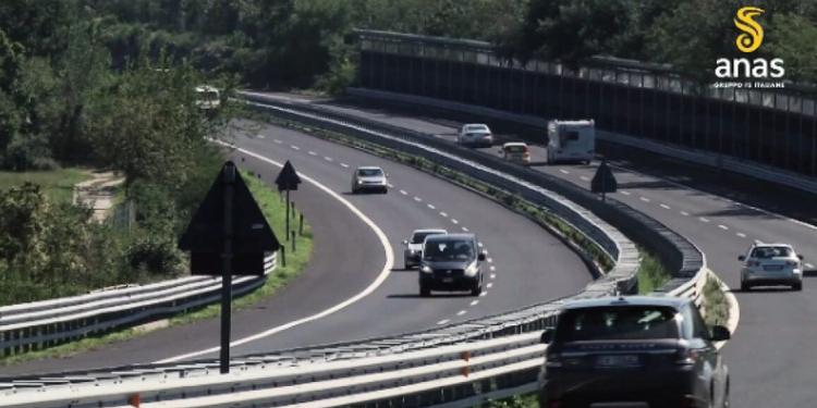 Giro d’Italia, rivoluzione traffico tra Catanzaro e Cosenza: chiusure sulla SS280, SS18 e A2