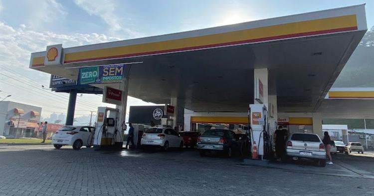 Postos da Havan vendem gasolina a R$ 4,99 em campanha de Dia do Imposto Zero&nbsp;