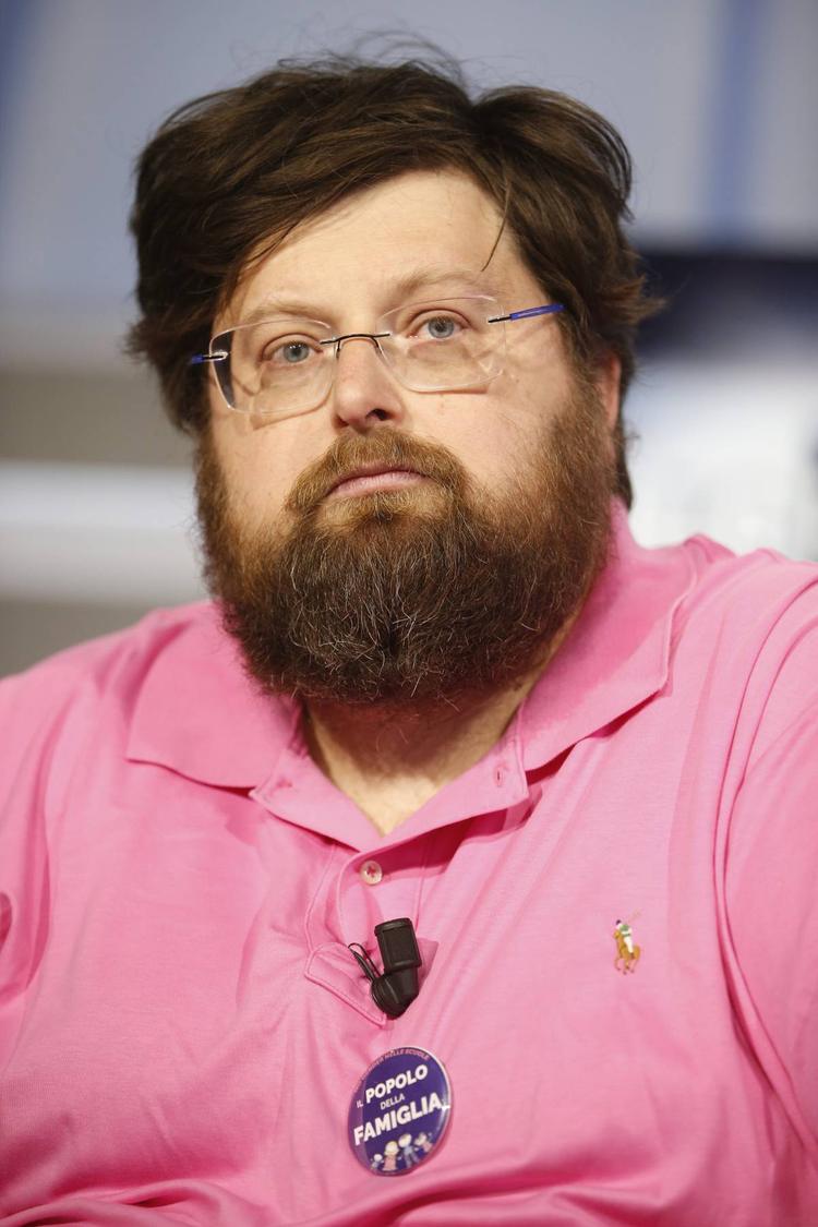 Il grosso moralista con la faccia da poker e l'ambizione di provocare in ogni luogo