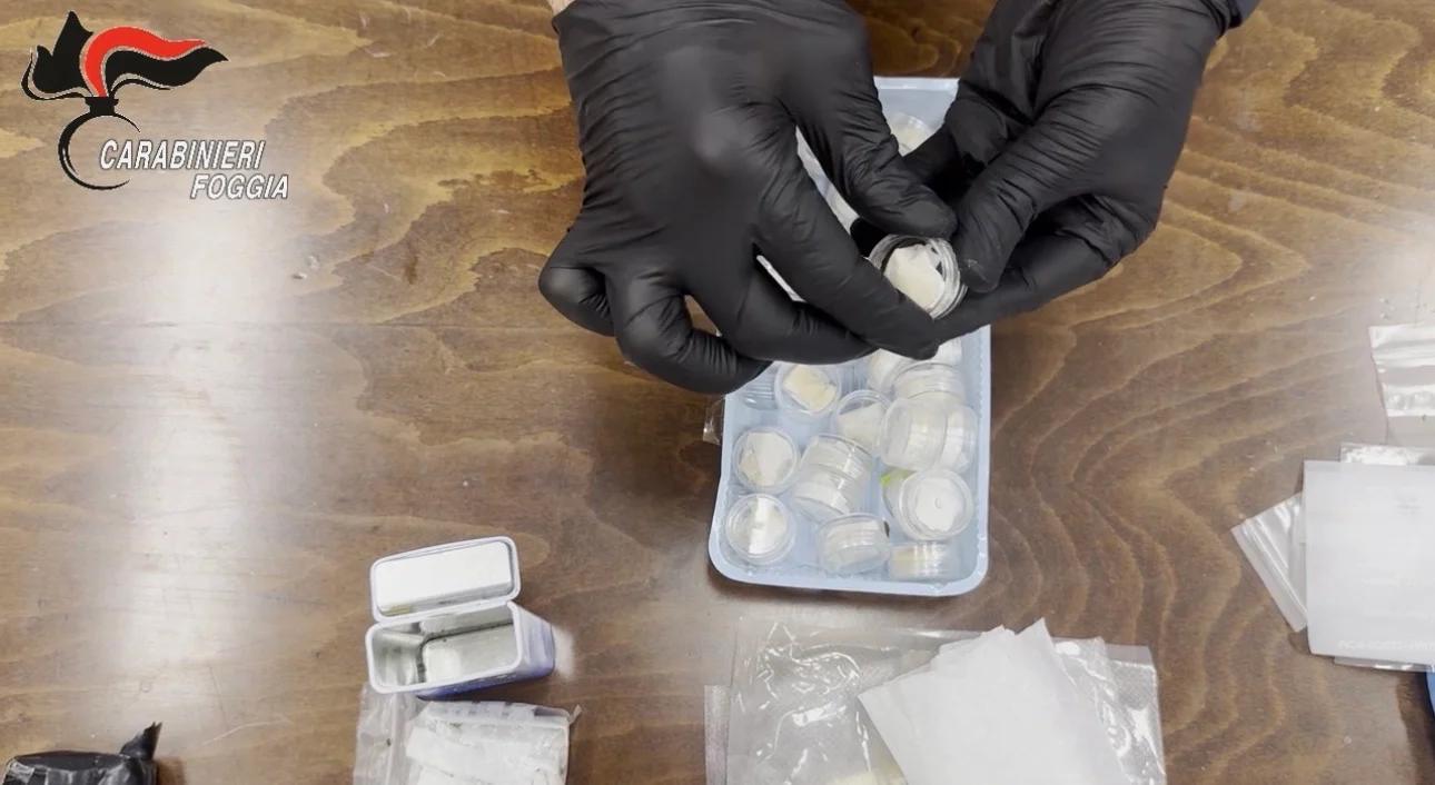 Foggia, oltre 1,4 chili di droga in casa: arrestato 23enne