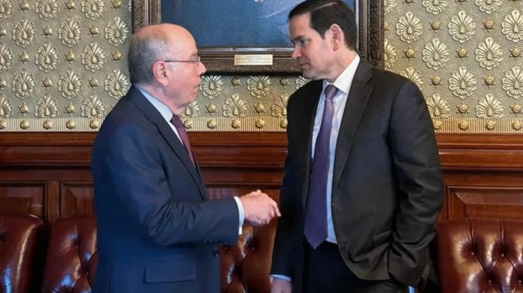 Visita de funcionário dos EUA a Bolsonaro é ingerência em ano eleitoral