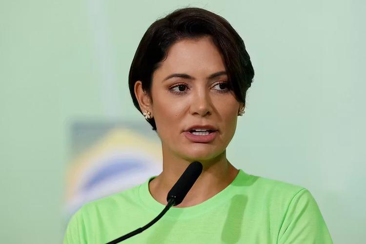Michelle Bolsonaro será candidata ao Senado pelo DF, confirma Bia Kicis