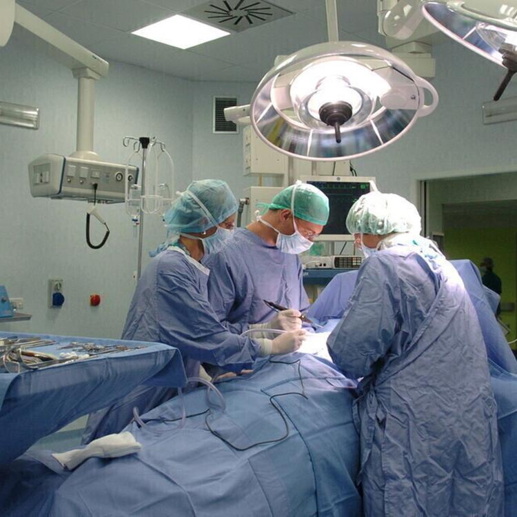 Torino, raro tumore al cranio: salvata al Cto con protesi 3D