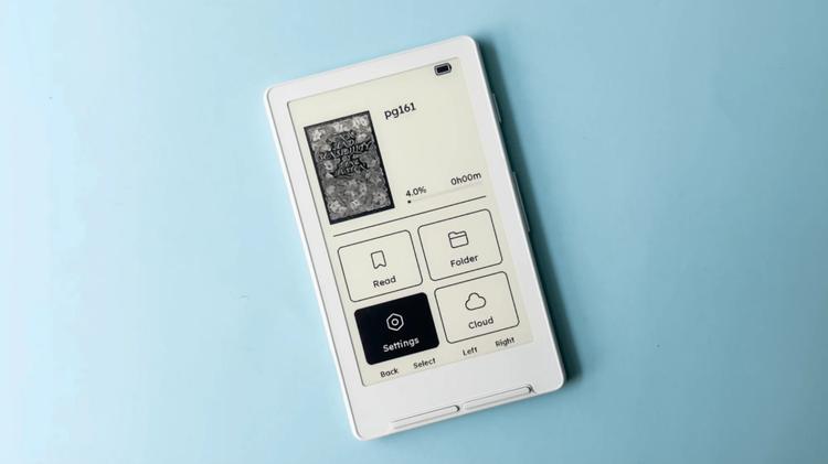 The Xteink X4 e-reader menu