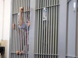 Estate in carcere. Don Grimaldi: “Le violenze a Viterbo sono la fotografia delle difficoltà che si vivono negli istituti”
