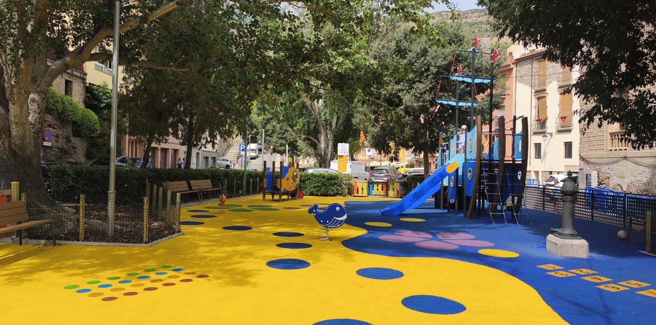 Monistrol estrena el nou parc infantil accessible de la plaça de la Font Gran