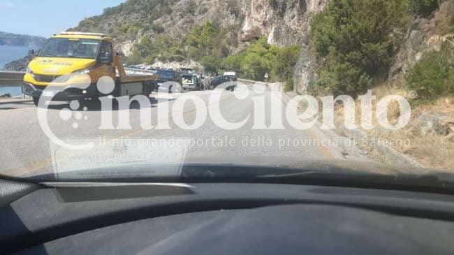 Paura sulla strada del Mingardo: auto sbanda per lo scoppio di una ruota, ferita una coppia