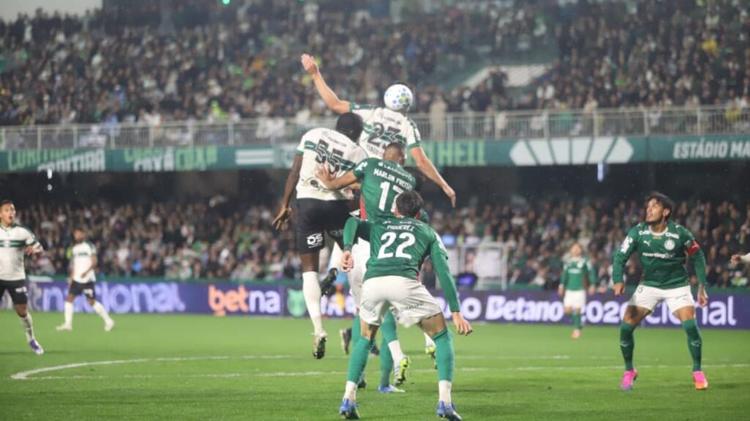 Coritiba terá sequência decisiva no Couto Pereira