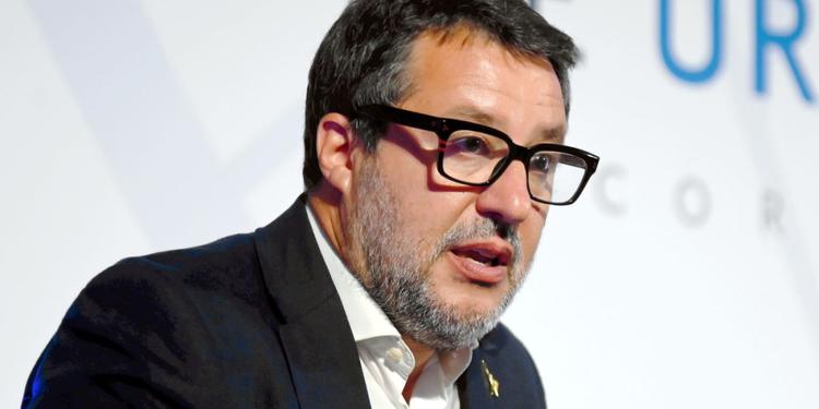 Salvini chiude a Vannacci: «Resto determinato». E lancia l’allarme sulle infrastrutture, ma è fiducioso sul Ponte