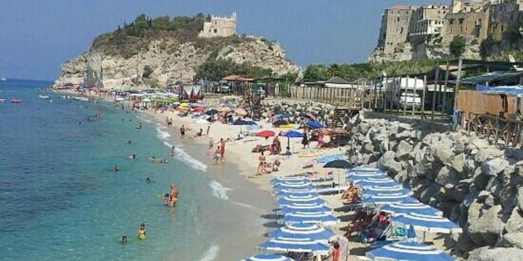 Turismo, il lavoro povero che in Calabria non arricchisce i territori