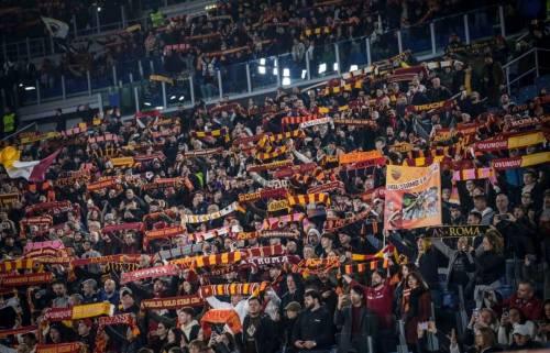È storia all’Olimpico: la Roma cede al Barça ma l’impresa vera è il pubblico