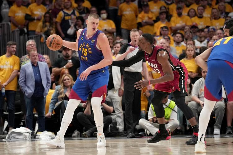 Denver Nuggets vence Miami Heat e abre vantagem nas finais da NBA