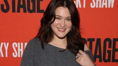 A estrela de ‘The Pitt’, Isa Briones (Santos), está pronta para dar um descanso ao seu estetoscópio