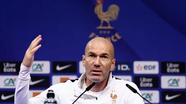 Zidane fala no meio da 'tempestade': "Tiro o chapéu a Cristiano Ronaldo"