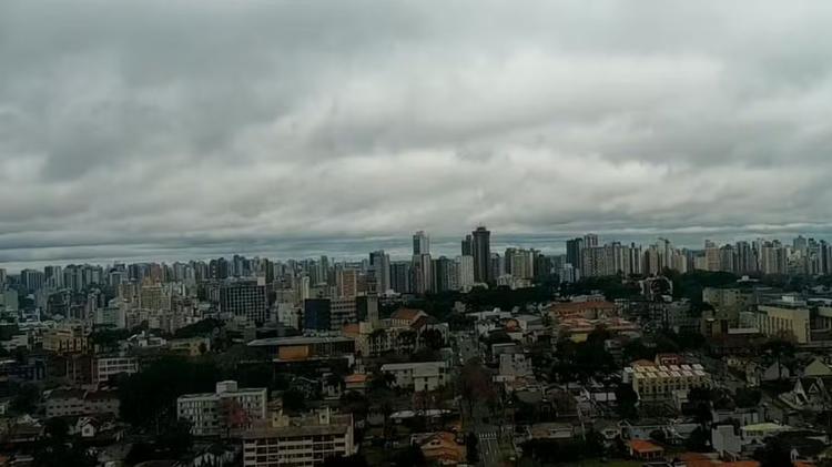 Após domingo com quase 40°C, Paraná tem previsão de calor intenso e chuva para a semana; saiba mais
