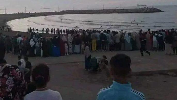 انتشال 5 أطفال توفوا غرقا بشاطئ العاصمة الجزائرية وفقدان 3 آخرين