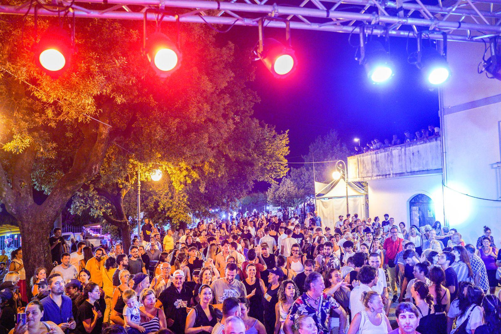 Sagra delle Lagane e Ceci a Rufoli: sei giorni tra tradizioni culinarie e grande musica live