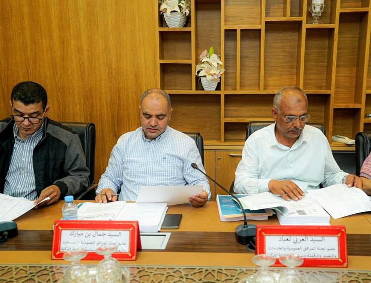 لجنة المرافق العمومية بأكادير تدرس ملفات التعمير والخدمات استعداداً لدورة ماي 2026